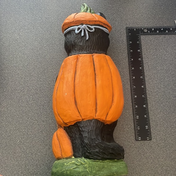 Black Cat in Pumpkin Costume Statue - Picture 6 of 7